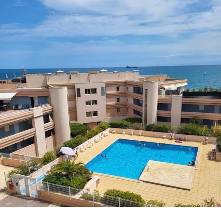 Joli Appartement Avec Piscine Sète Eksteriør billede